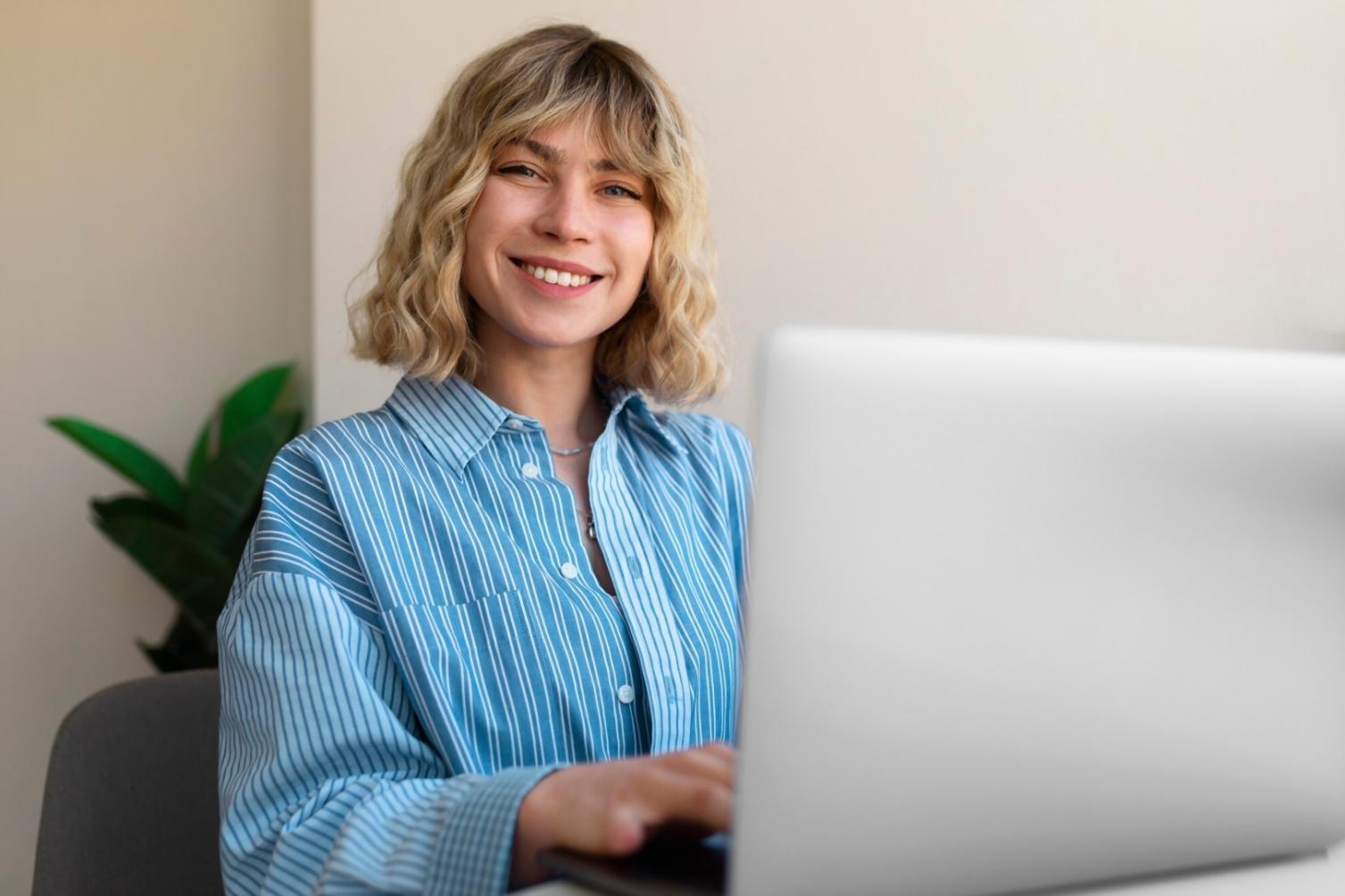 Suasana diskusi tim analis Managetx membahas strategi pembelajaran